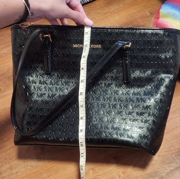 A basically brand new authentic MK bag❤️ - Picture 6 of 6